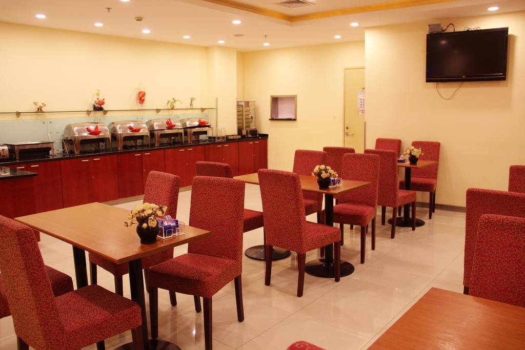 Hanting Hotel Shanghai Hongqiao Railway Station Huqingping Highway Buitenkant foto
